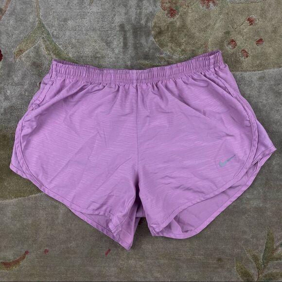 Womens Nike Short   - Picture 1 of 3